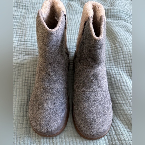 NEW Chaco Women's Revel Tall Fashion Boot, Gray, 8.5 - Picture 2 of 9